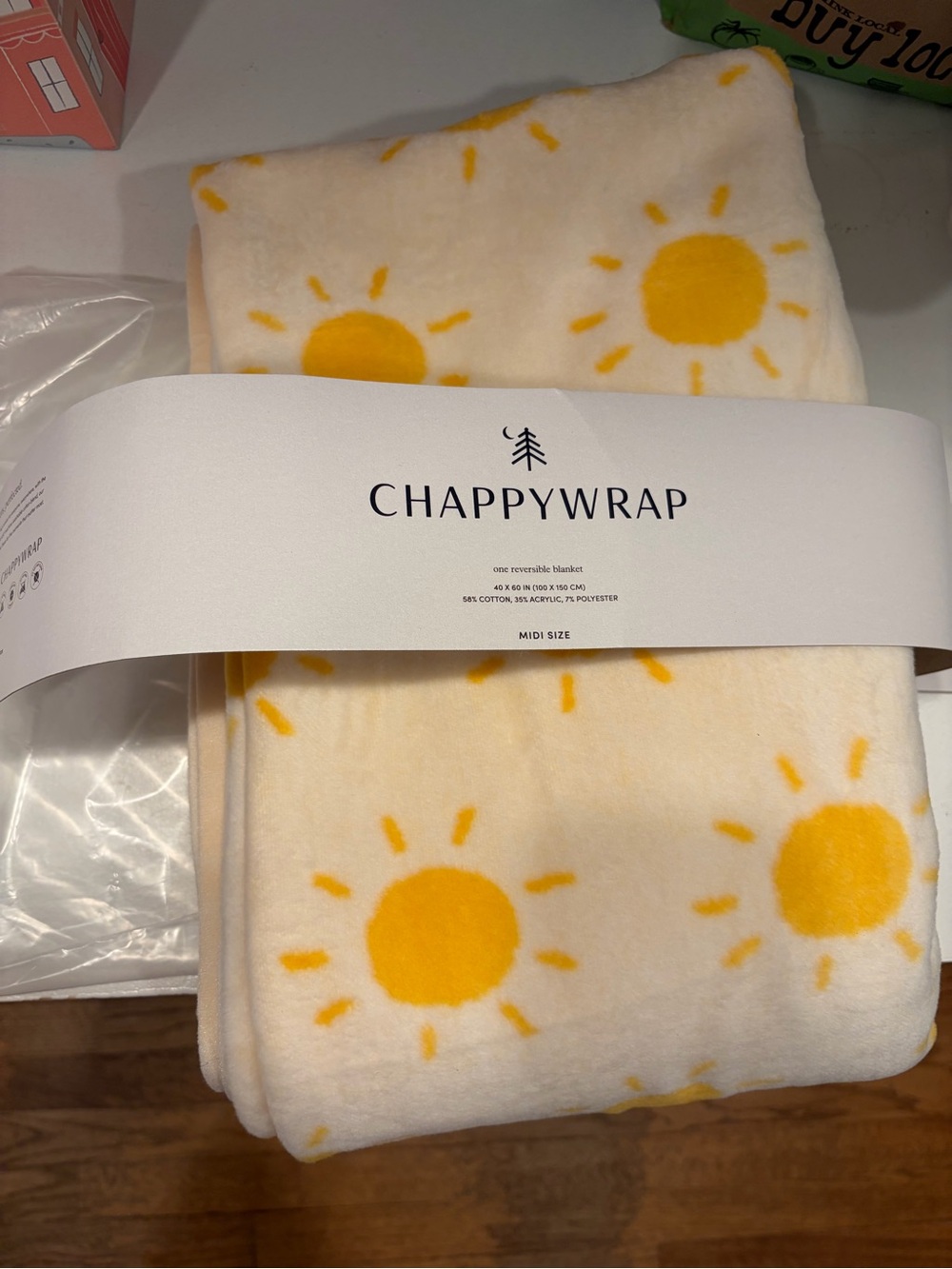 ChappyWrap Sunny Print Reversible Throw - Yellow